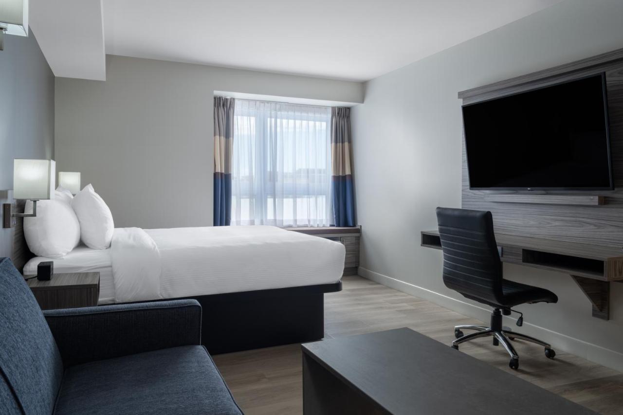 Microtel Inn & Suites By Wyndham Kanata Ottawa West Exterior photo