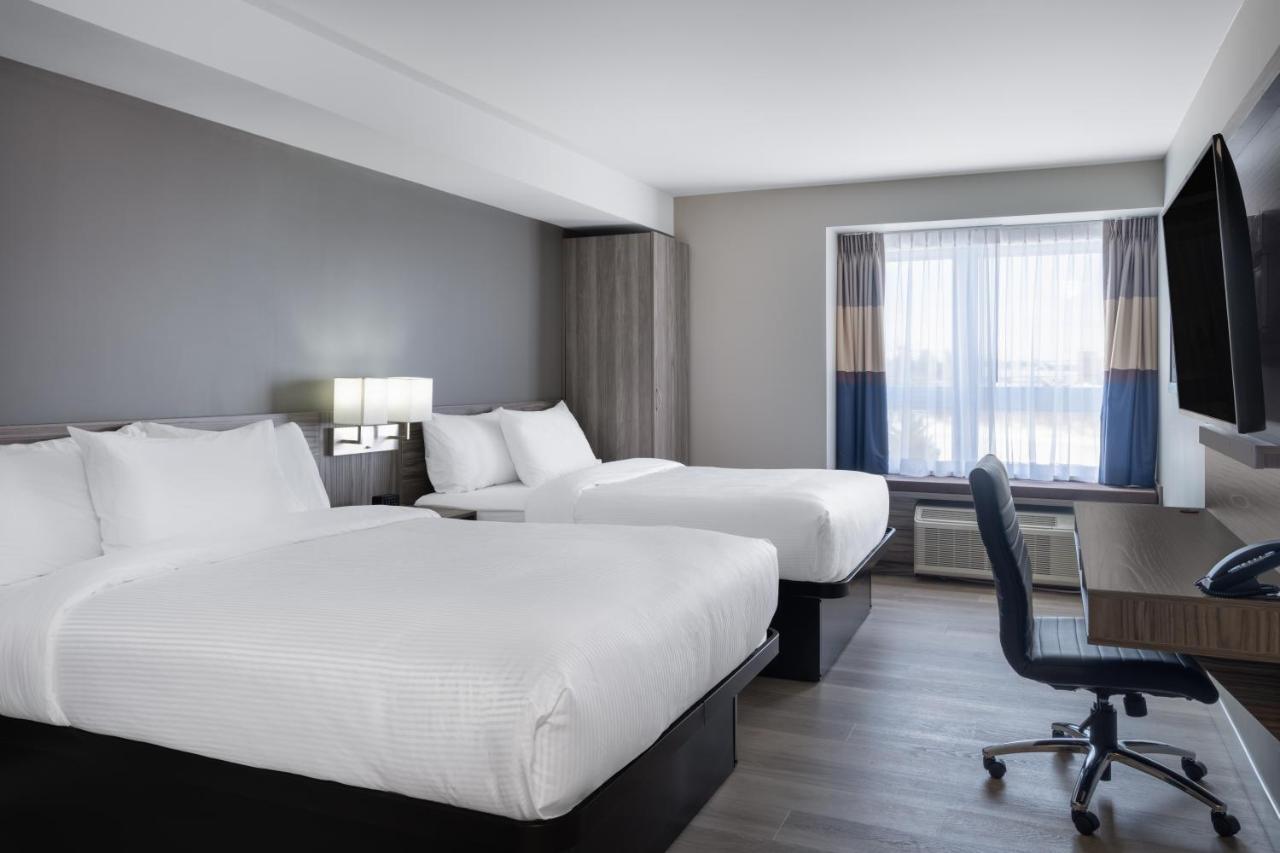 Microtel Inn & Suites By Wyndham Kanata Ottawa West Exterior photo