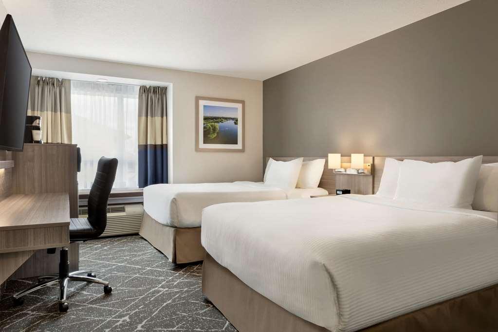 Microtel Inn & Suites By Wyndham Kanata Ottawa West Room photo
