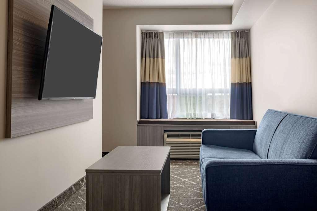 Microtel Inn & Suites By Wyndham Kanata Ottawa West Room photo
