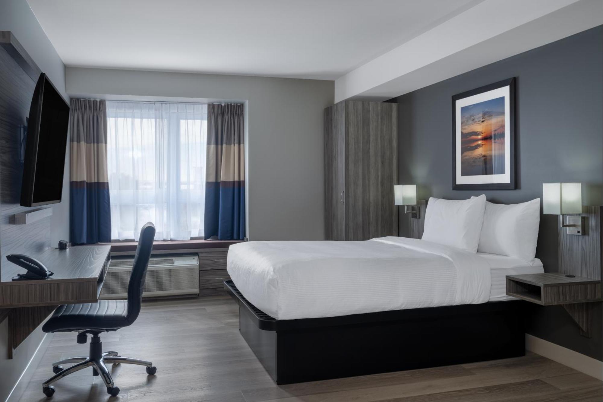 Microtel Inn & Suites By Wyndham Kanata Ottawa West Exterior photo