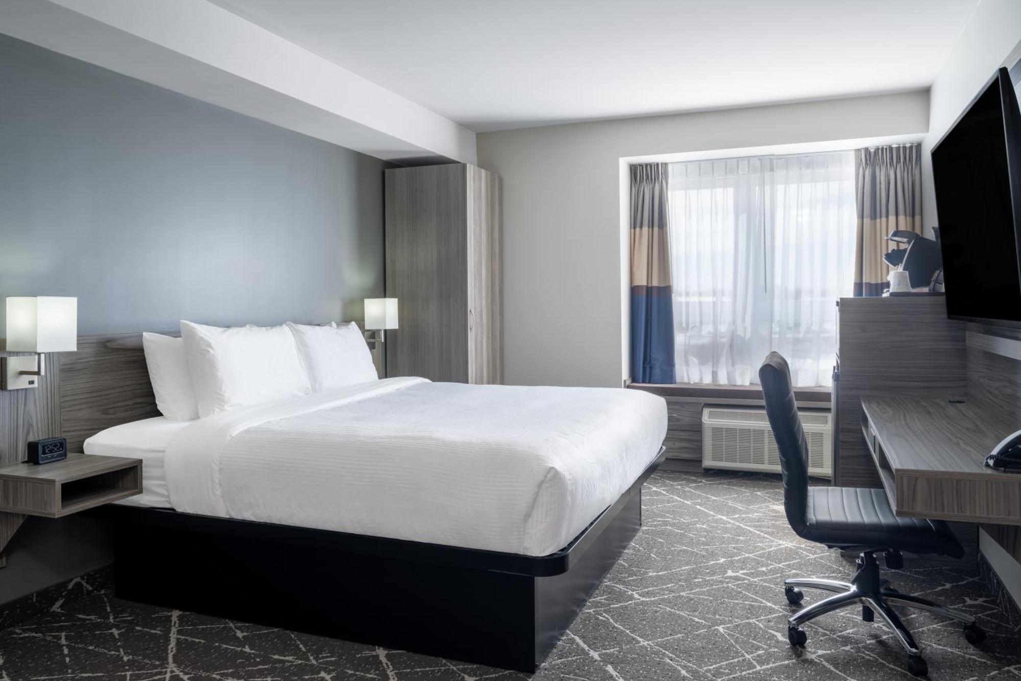 Microtel Inn & Suites By Wyndham Kanata Ottawa West Exterior photo