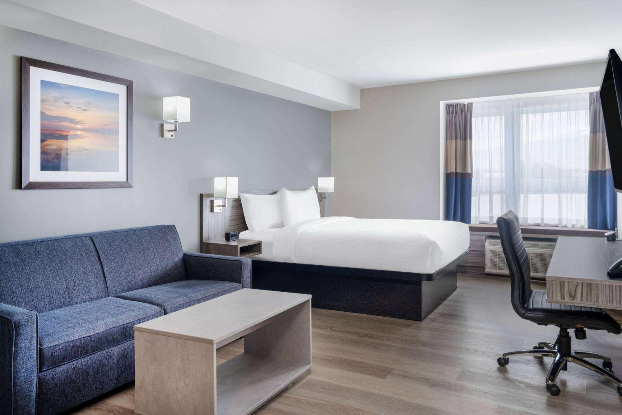 Microtel Inn & Suites By Wyndham Kanata Ottawa West Exterior photo
