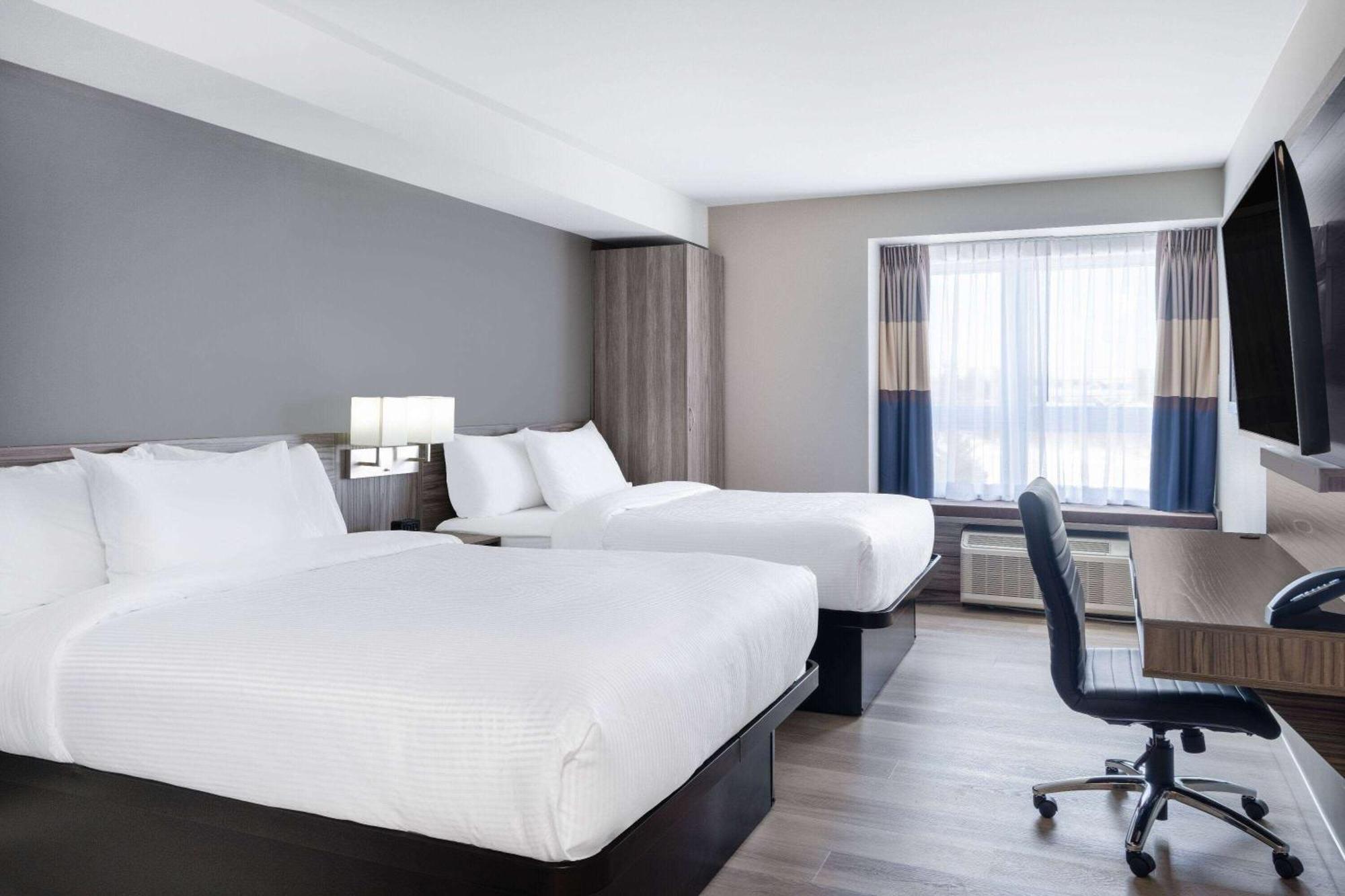 Microtel Inn & Suites By Wyndham Kanata Ottawa West Exterior photo