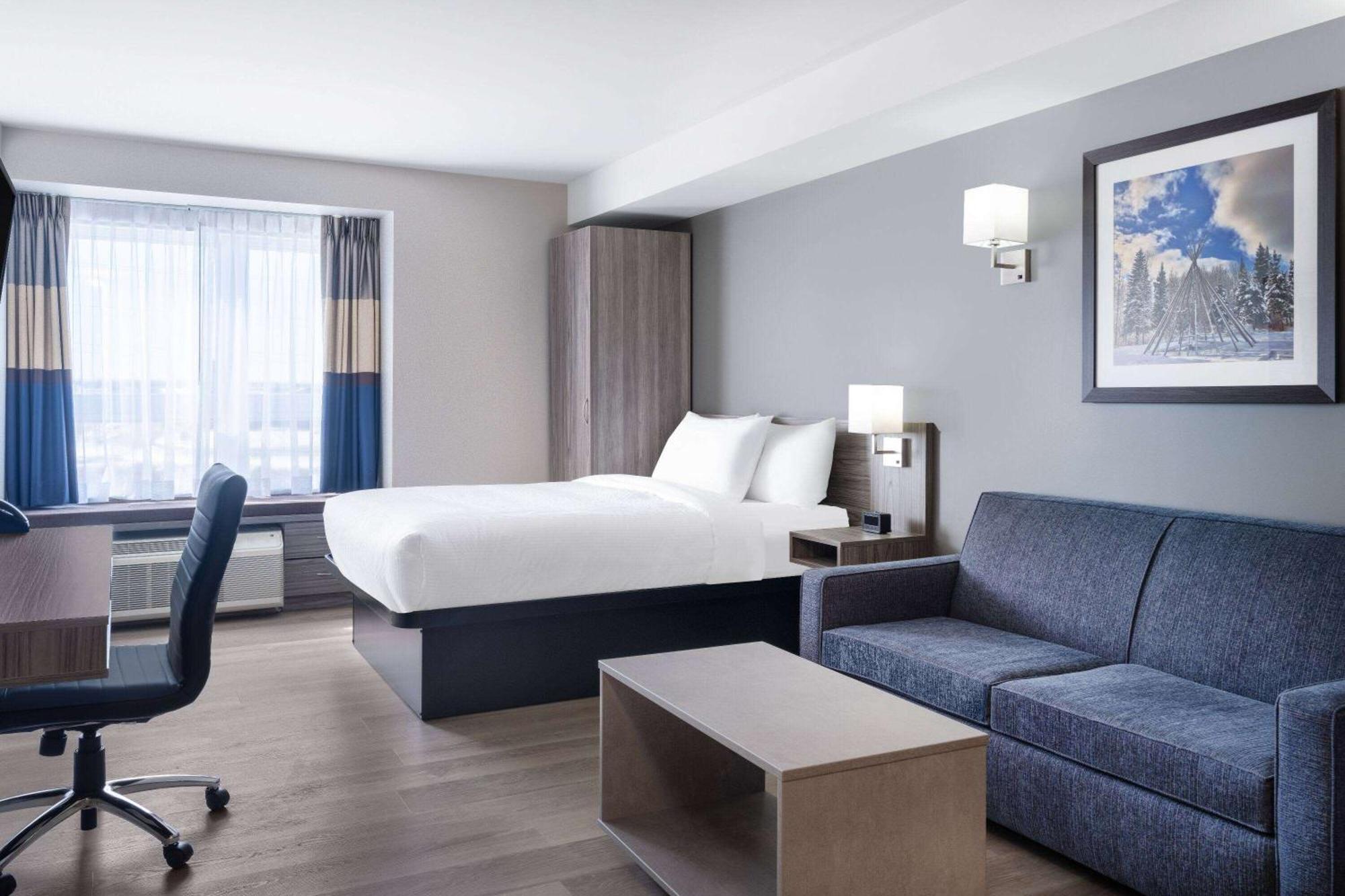 Microtel Inn & Suites By Wyndham Kanata Ottawa West Exterior photo
